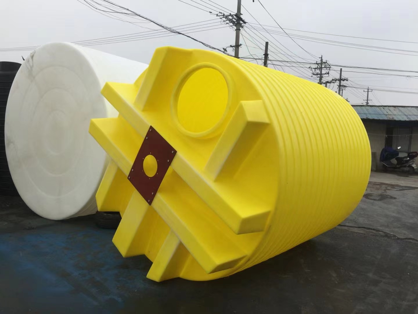 附近塑料容器加工廠(chǎng)地址在哪里？誰(shuí)知道附近塑料水箱容器地址電話(huà)？